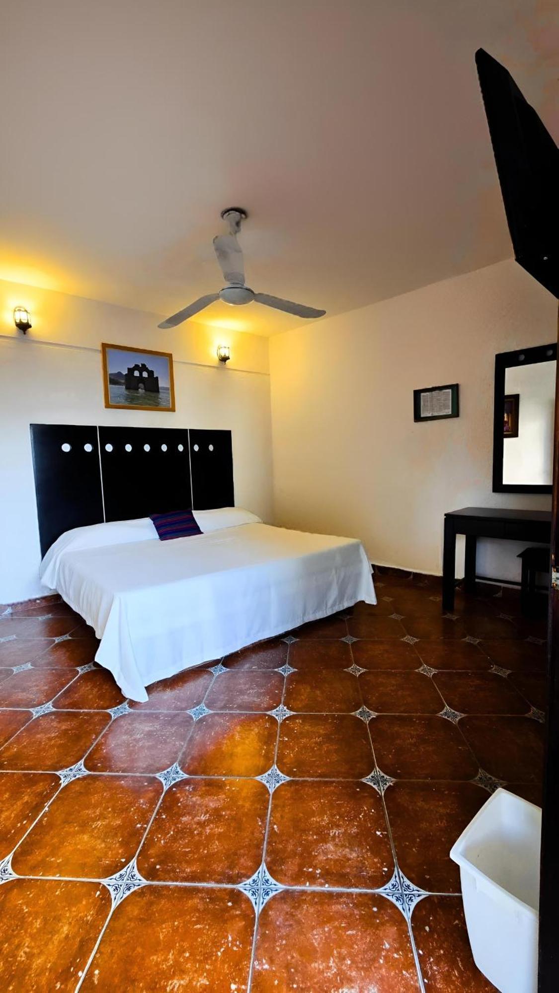 Hotel Villa Esmeralda 图斯特拉古铁雷斯 外观 照片